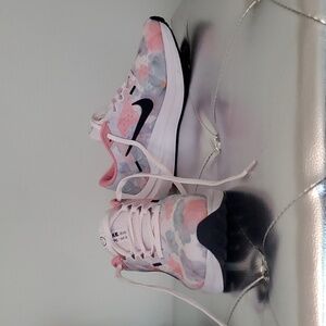 Women's Nike Size 7